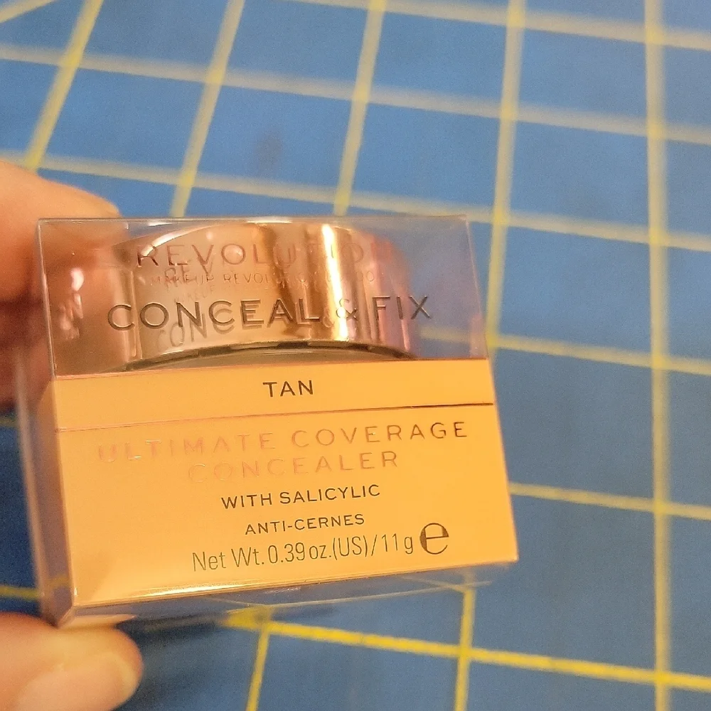 Revolution Tan Conceal & Fix Ultimate Coverage 11g New Sealed Box